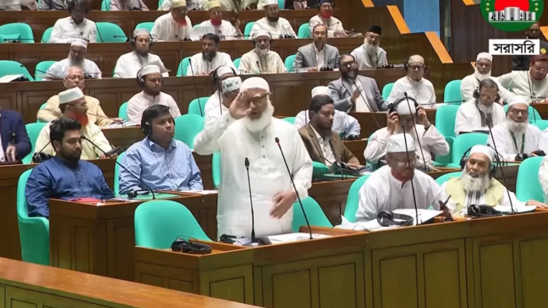 সালাম দিয়ে সংসদ অধিবেশন থেকে বিরোধী দলের ওয়াকআউট